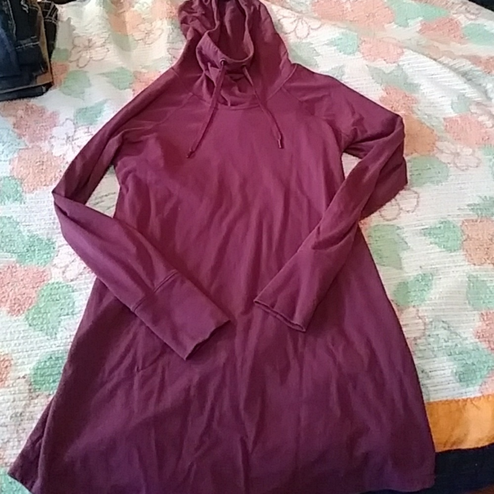 Tek gear maroon hooded tunic medium